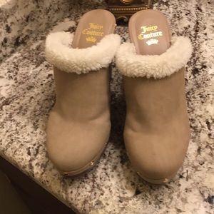 Juicy Couture mules